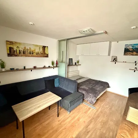 Calm In Quiet Area 아파트 코시체