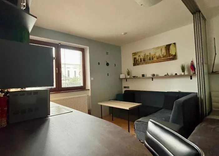 Calm In Quiet Area 아파트